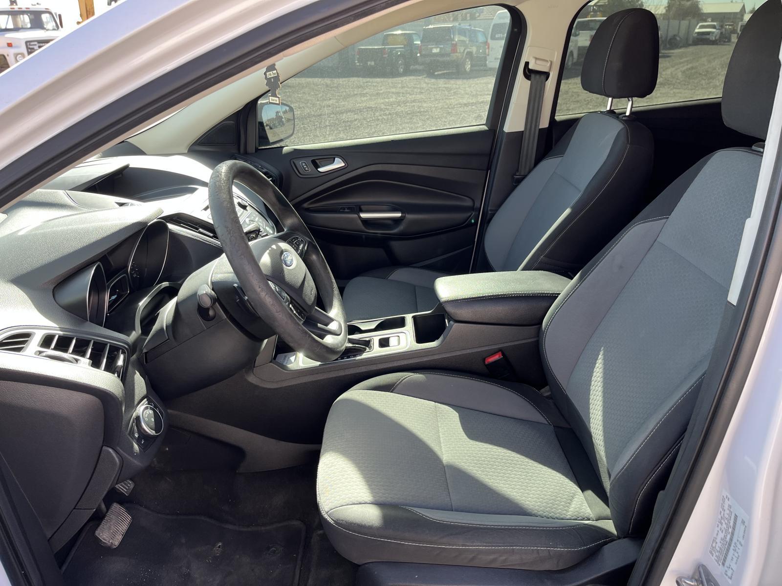 ./imagenes/INVOICE/2019/16380/FORD ESCAPE SE (3).JPG